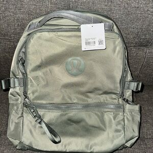 NEW with tags lululemon New Crew Backpack, Gray Sage
